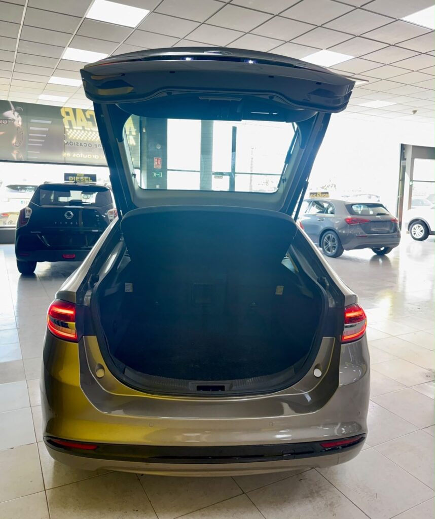 Ford Mondeo Titanium 2020 maletero
