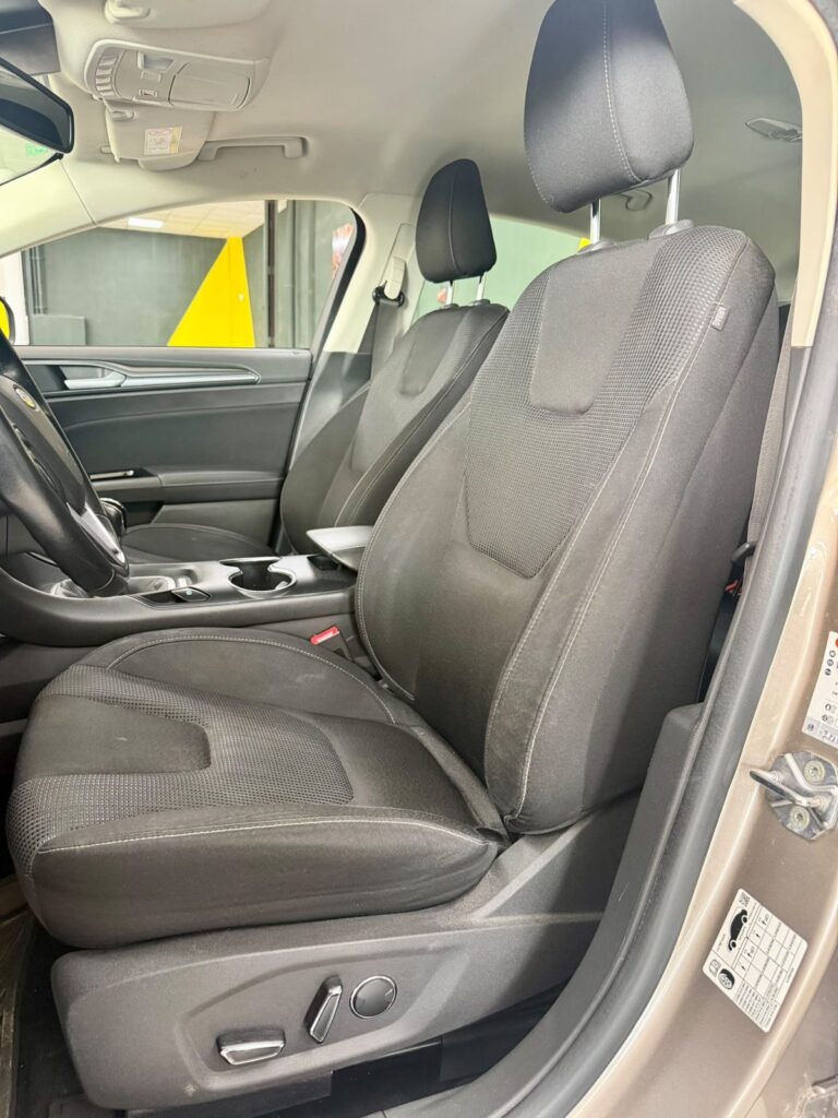 Ford Mondeo Titanium 2020 asiento conductor