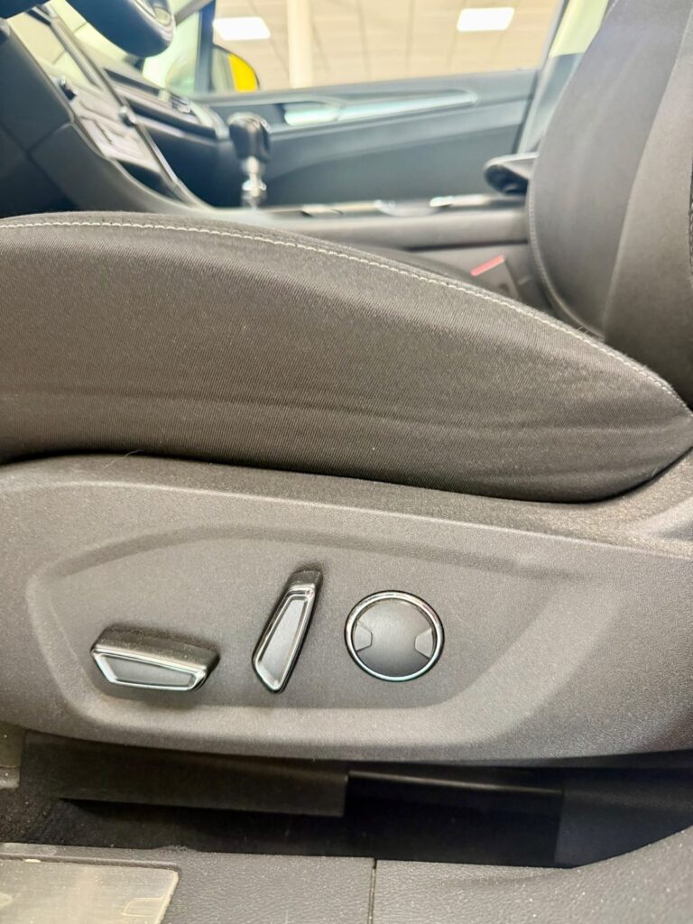Ford Mondeo Titanium 2020 asiento eléctrico