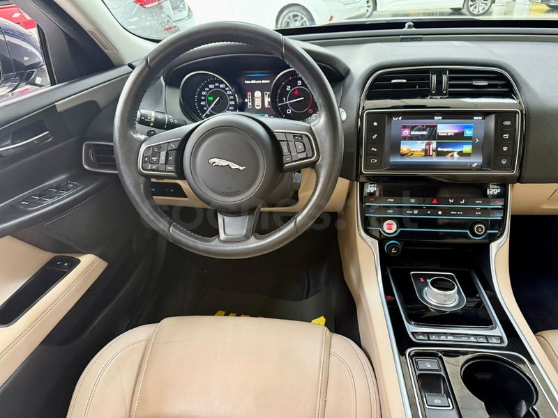 JAGUAR XE 2.0 AJ200D Diesel RWD Prestige 2016 foto 6