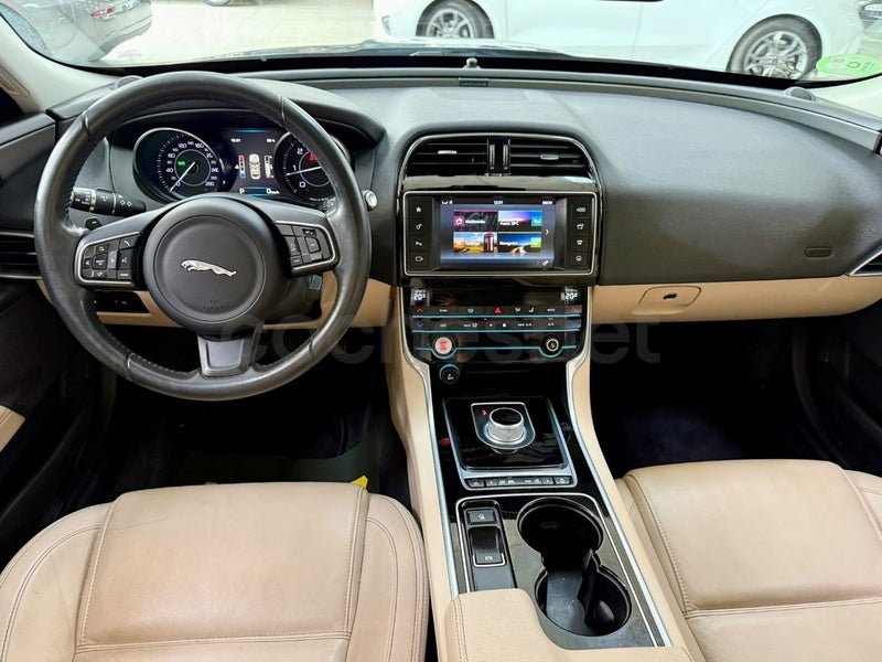 JAGUAR XE 2.0 AJ200D Diesel RWD Prestige 2016 foto 7