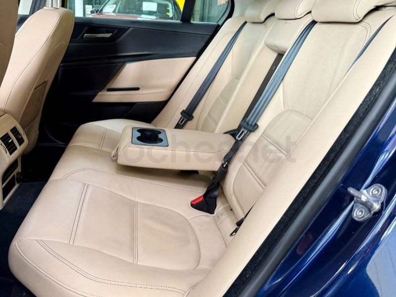 JAGUAR XE 2.0 AJ200D Diesel RWD Prestige 2016 foto 14