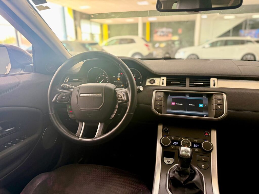 Range Rover Evoque TD4 4x4 Pure 2016 puesto de conducción