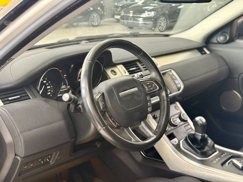 Range Rover Evoque 2.0 TD4 4x4 Pure 2018 de segunda mano en Valencia - foto 5