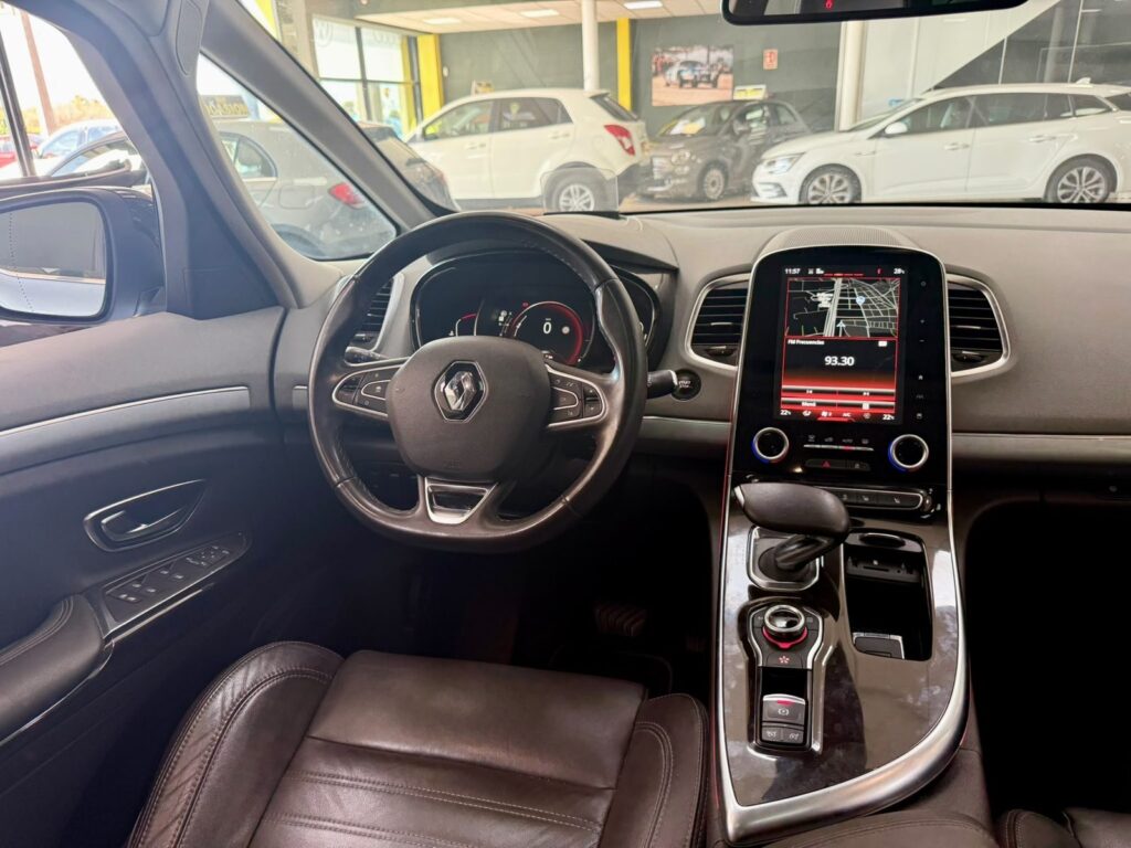 Renault Espace Zen dCi 160 EDC 2016 puesto de conducción