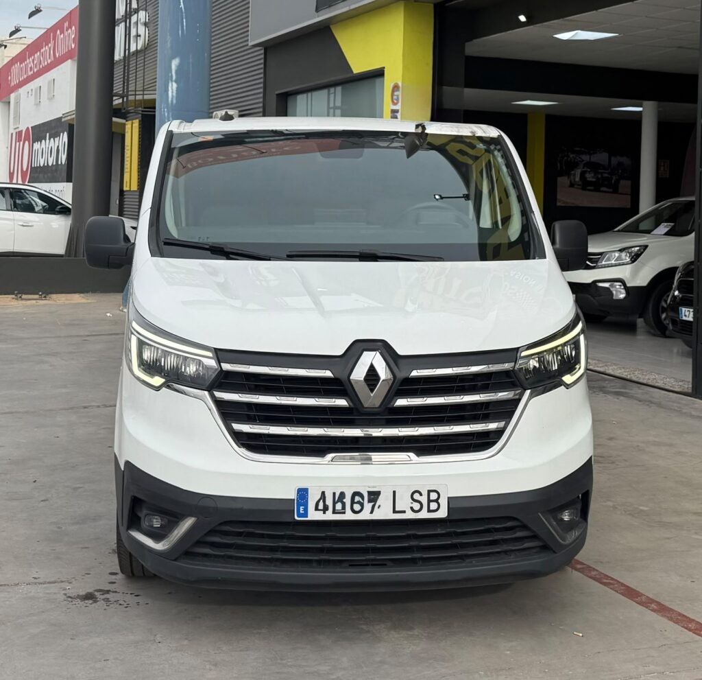 Renault Trafic 2.0 dCi 150 6 plazas 2021 frontal