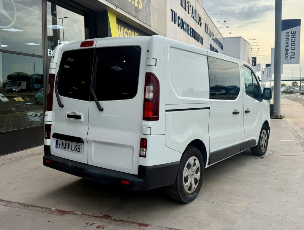 Renault Trafic 2.0 dCi 150 6 plazas 2021 trasera lateral derecha