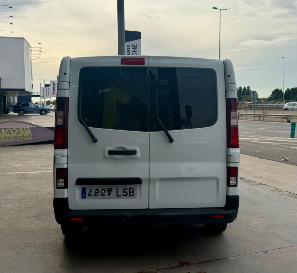 Renault Trafic 2.0 dCi 150 6 plazas 2021 trasera