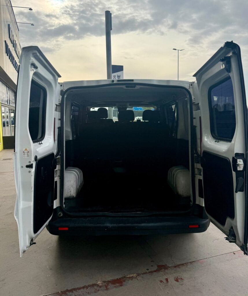 Renault Trafic 2.0 dCi 150 6 plazas 2021 zona de carga