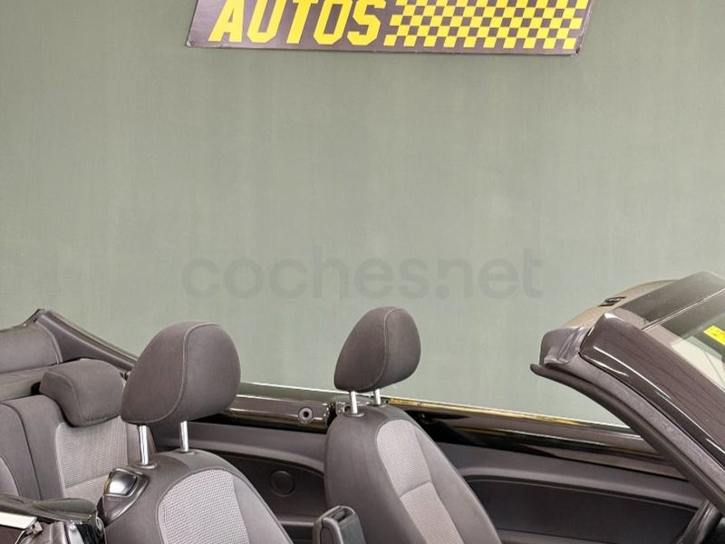 VOLKSWAGEN Beetle Cabrio Design 2.0 TDI BMT 2016 foto 3