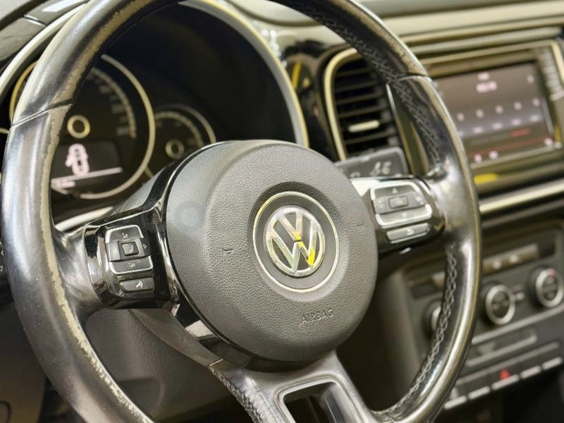 VOLKSWAGEN Beetle Cabrio Design 2.0 TDI BMT 2016 foto 11