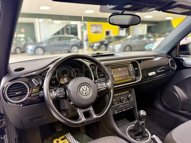 VOLKSWAGEN Beetle Cabrio Design 2.0 TDI BMT 2016 foto 12