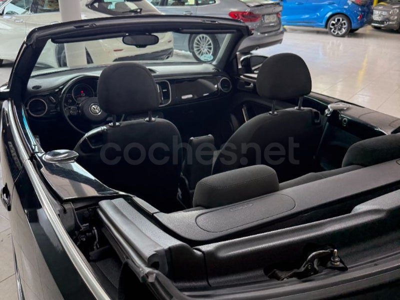 VOLKSWAGEN Beetle Cabrio Design 2.0 TDI BMT 2016 foto 15